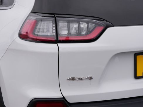 Used 2019 Jeep Cherokee Limited w/ Trailer Tow Group image 17