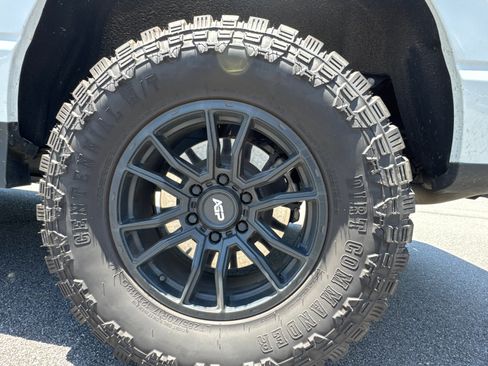 Used 2024 Ford F150 STX w/ Equipment Group 201A FX4 AWD/4WD image 12
