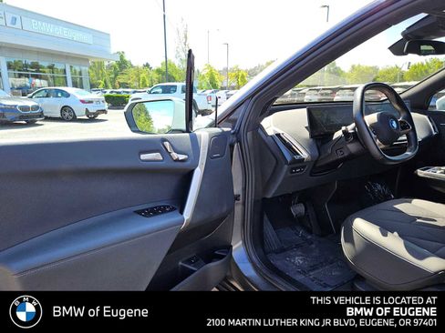 Used 2025 BMW iX xDrive50 image 23