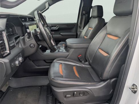Used 2024 GMC Sierra 1500 AT4 w/ Technology Package image 10