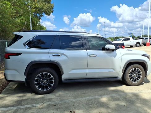 Used 2023 Toyota Sequoia Limited AWD/4WD image 9