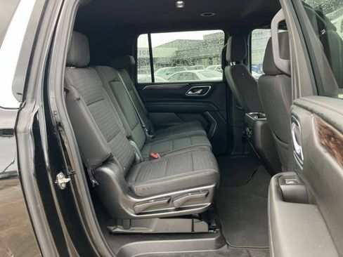 Used 2023 Chevrolet Suburban LS RWD image 14