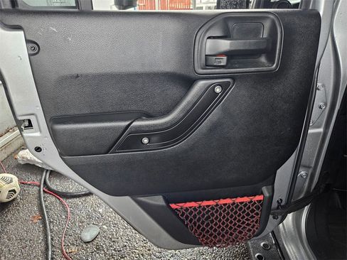 Certified 2017 Jeep Wrangler Unlimited Rubicon image 14