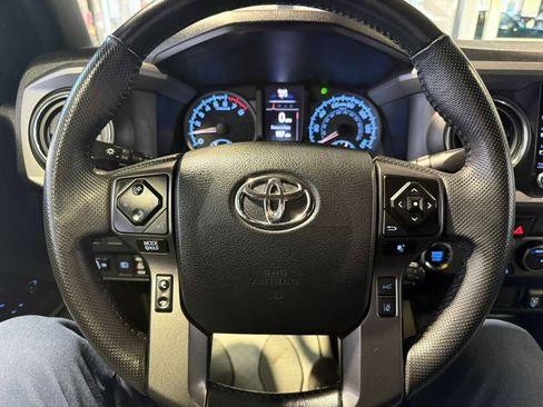 Used 2023 Toyota Tacoma TRD Off-Road image 12