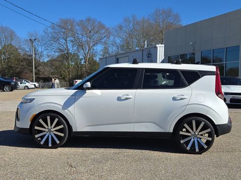Used 2022 Kia Soul LX w/ Technology Package image 11
