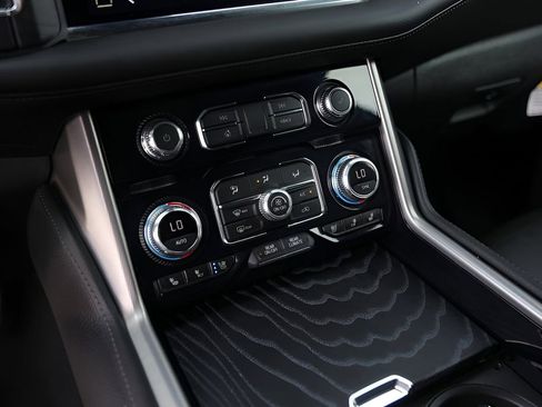 Used 2024 GMC Yukon Denali image 20