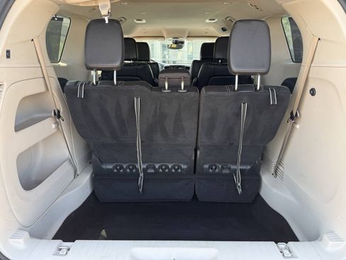 Used 2022 Chrysler Pacifica Touring-L FWD image 12