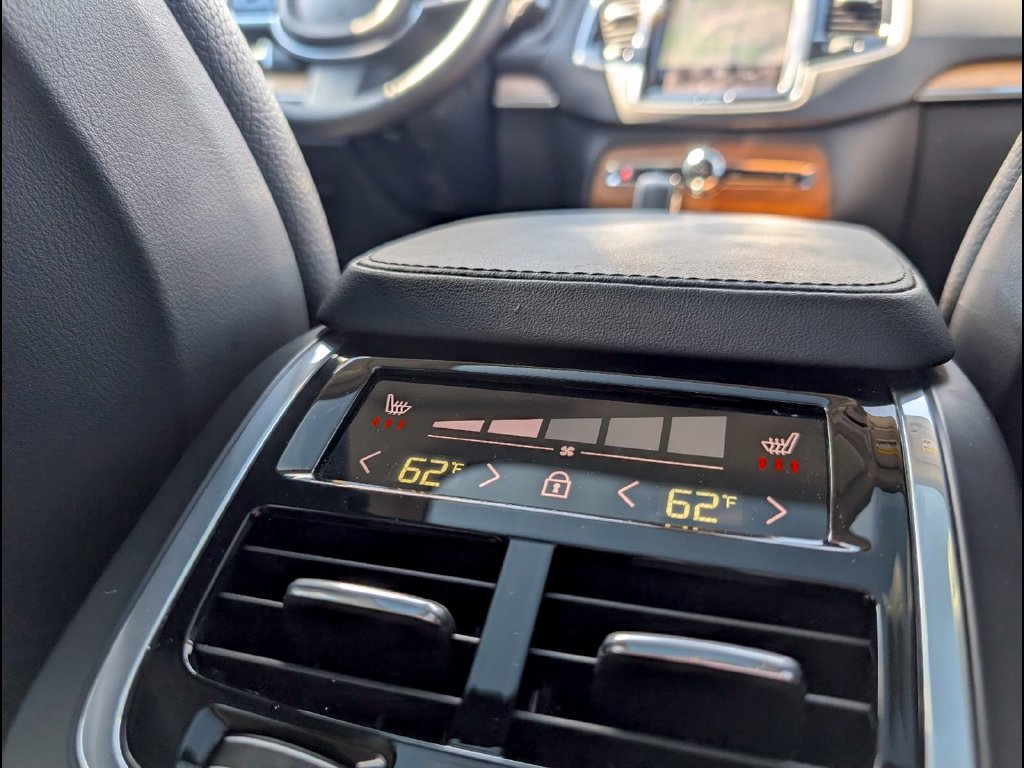 Certified 2024 Volvo XC90 B6 Plus w/ Protection Package AWD/4WD image 15