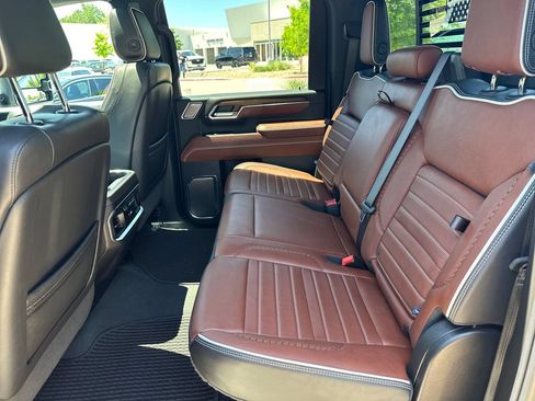 Used 2024 GMC Sierra 2500 Denali Ultimate AWD/4WD image 37