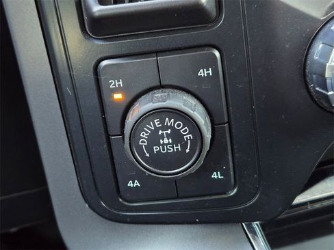 Used 2025 Ford F150 Lariat w/ FX4 Off-Road Package image 17