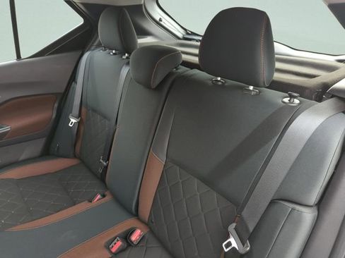 Used 2020 Nissan Kicks SR image 19