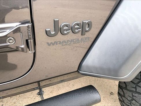 Used 2020 Jeep Wrangler Unlimited Sport image 9