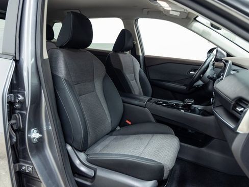 Used 2023 Nissan Rogue SV image 27