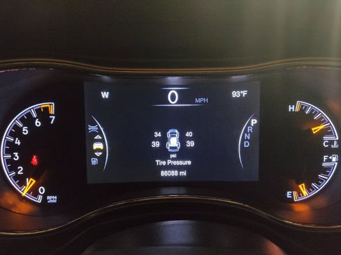 Used 2021 Jeep Grand Cherokee Laredo X RWD image 23