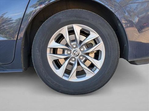 Used 2022 Toyota Sienna XLE w/ XLE Plus Package AWD/4WD image 9