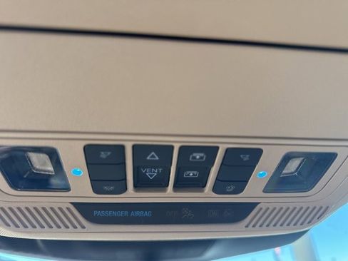 Used 2020 Ford Explorer Platinum w/ Premium Technology Package image 18