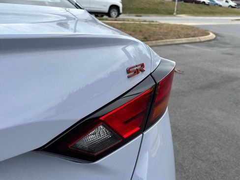 Used 2024 Nissan Altima 2.5 SR image 9