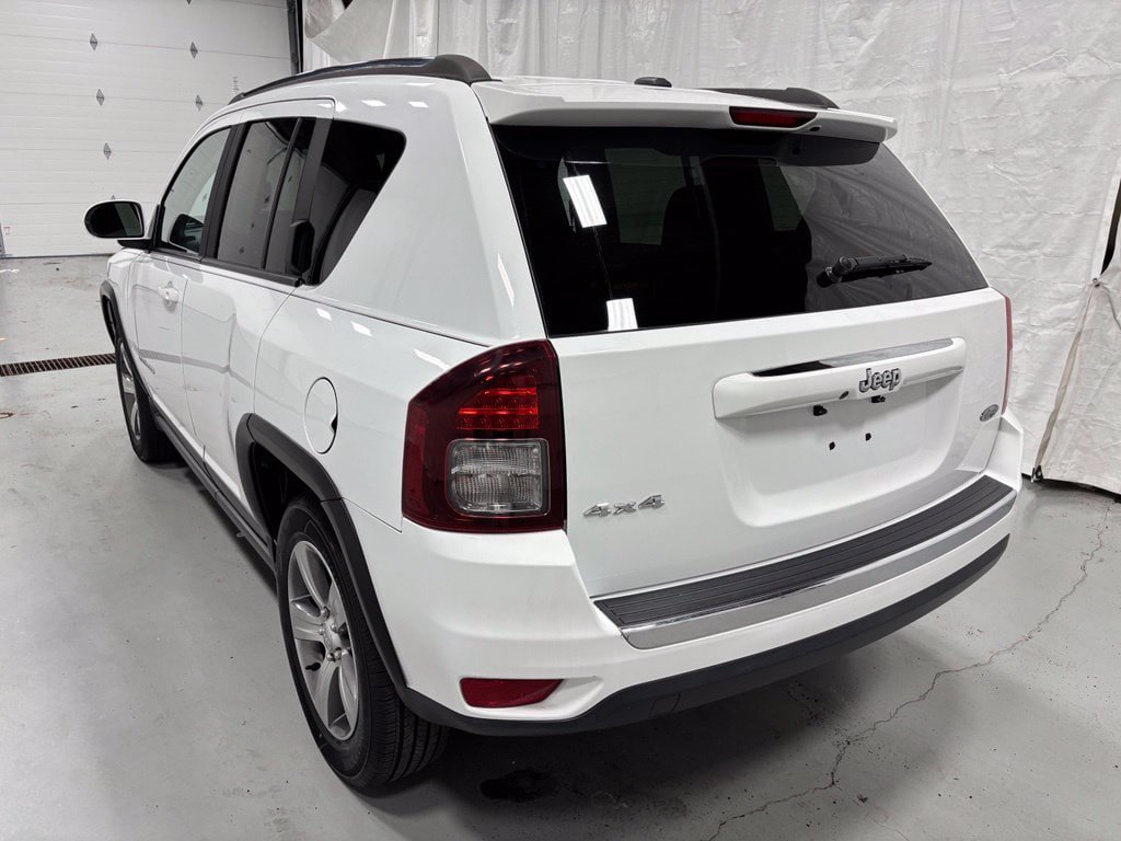 Used 2016 Jeep Compass High Altitude AWD/4WD image 5