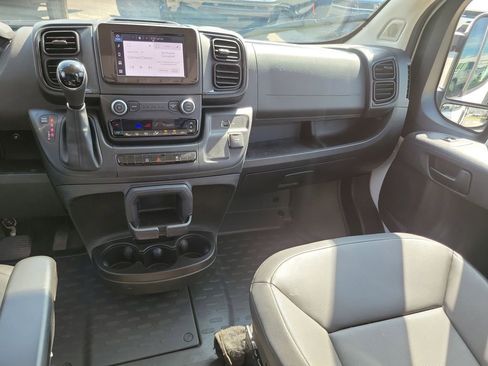 Used 2025 RAM ProMaster 2500 w/ Convenience Group FWD image 12