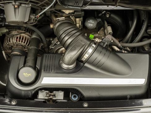 Used 2005 Porsche 911 Carrera RWD image 38