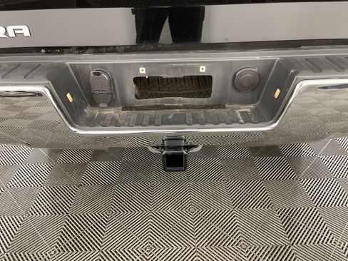 Used 2018 GMC Sierra 1500 SLE image 6