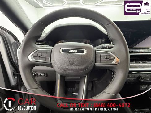 Used 2024 Jeep Compass Latitude AWD/4WD image 12