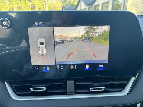 Used 2026 Chevrolet Equinox LT w/ Safety and Technology Package AWD/4WD image 12