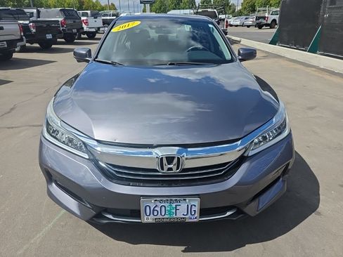 Used 2017 Honda Accord Touring image 8