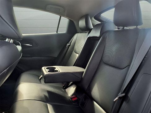 Used 2024 Toyota Prius XLE FWD image 18