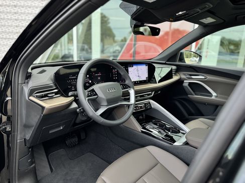 New 2025 Audi Q5 Premium image 4