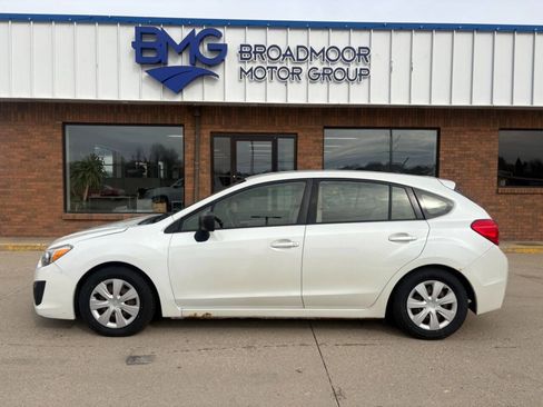 Used 2014 Subaru Impreza 2.0i image 2