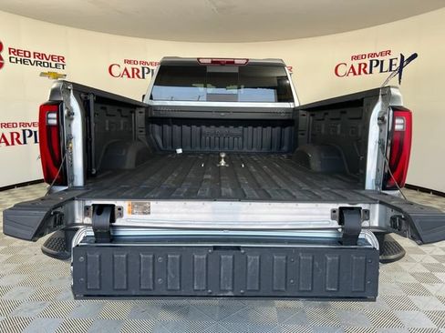 Used 2025 GMC Sierra 2500 SLT AWD/4WD image 23