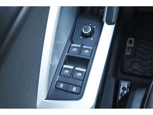 Used 2022 Audi Q3 2.0T Premium Plus image 23