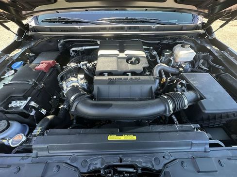 Used 2025 Nissan Frontier PRO-4X w/ Pro Premium Package image 26
