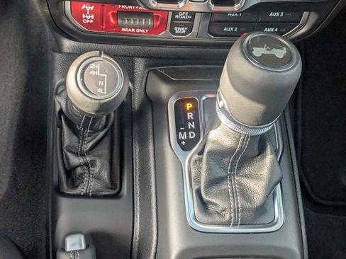 New 2025 Jeep Wrangler Unlimited Rubicon w/ XTREMEE 35" Tire Package image 21