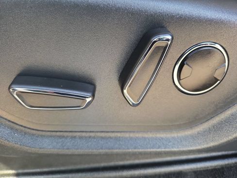Used 2024 Ford Expedition Limited RWD image 17