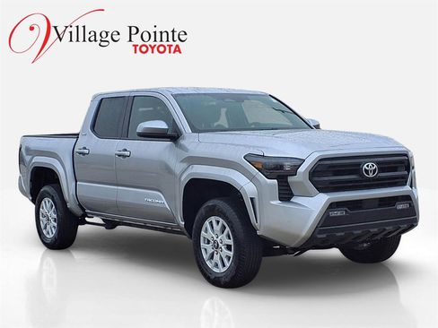 Certified 2025 Toyota Tacoma SR5 image 9