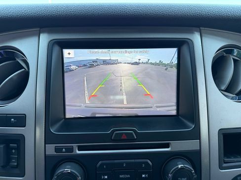 Used 2017 Ford Expedition XLT w/ Equipment Group 202A AWD/4WD image 22