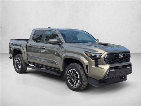 Used 2025 Toyota Tacoma TRD Sport RWD image 3