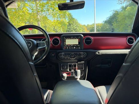 Used 2021 Jeep Gladiator Rubicon AWD/4WD image 5