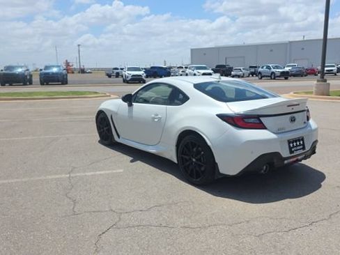 Used 2025 Toyota GR86 Premium RWD image 9