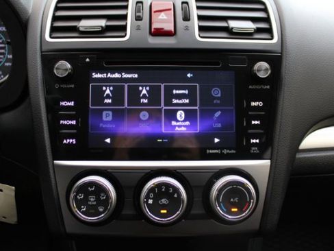 Used 2017 Subaru Crosstrek 2.0i Premium image 16