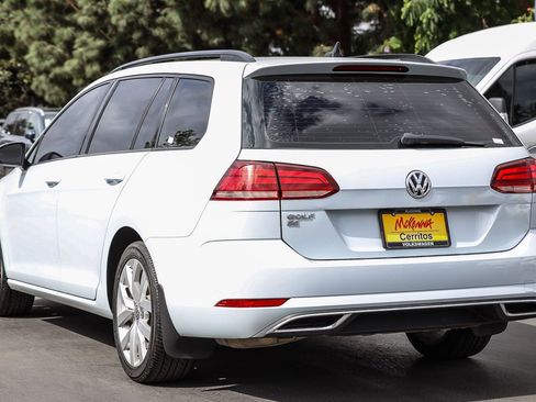 Used 2019 Volkswagen Golf SE image 11