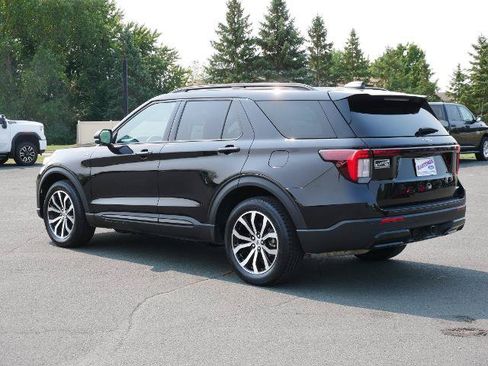 Certified 2025 Ford Explorer ST-Line AWD/4WD image 3