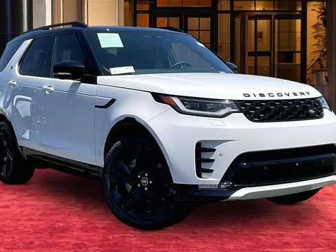 Used 2025 Land Rover Discovery Dynamic SE AWD/4WD image 2