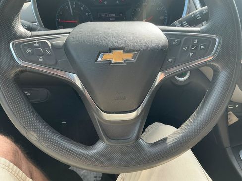 Used 2019 Chevrolet Equinox LS w/ LS Convenience Package FWD image 10