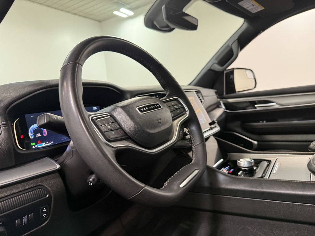 Used 2024 Jeep Wagoneer Series II AWD/4WD image 74