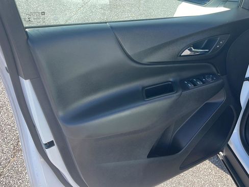 Used 2021 Chevrolet Equinox LT w/ LPO, Blackout Package image 9