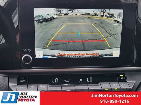 Used 2025 Toyota Camry SE image 20