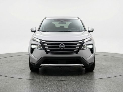 Used 2025 Nissan Rogue SV FWD image 2